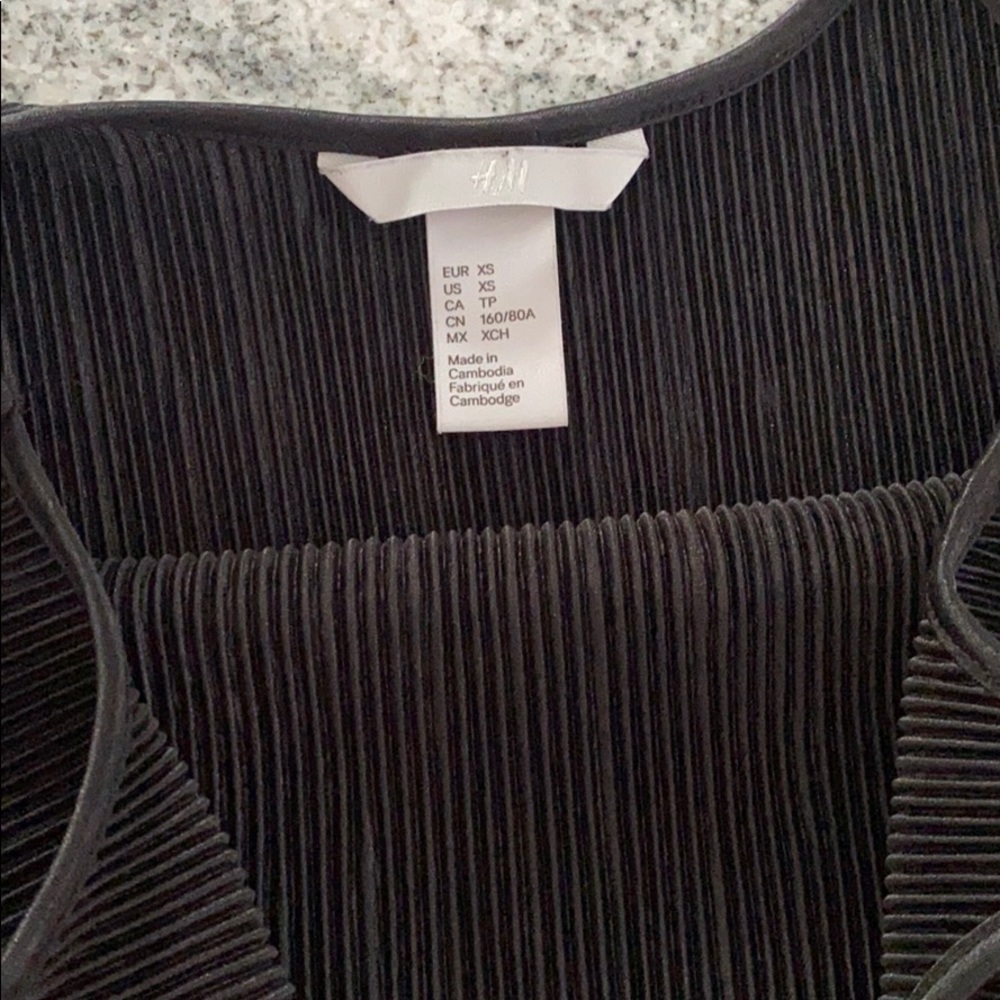 H&M top - Picture 3 of 3